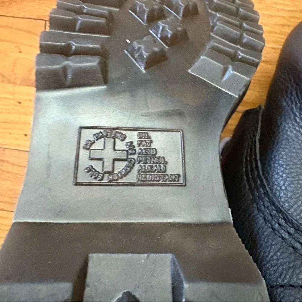 Dr. Martens Black Leather Purple Heart Boots Size 9 - Picture 6 of 6